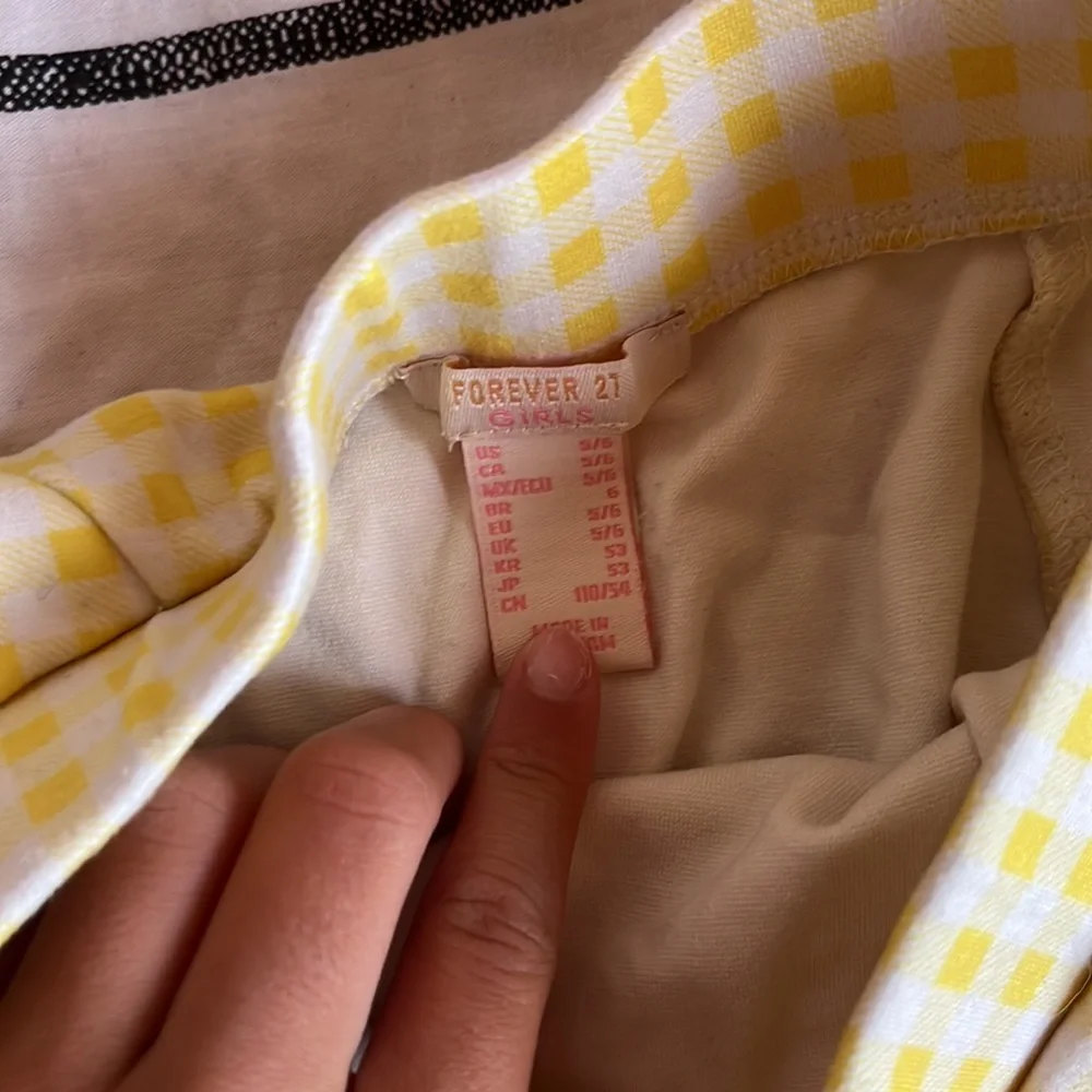 Yellow girls skirt - Picture 2 of 2